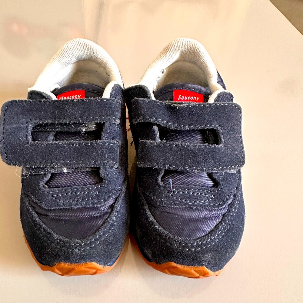 Saucony toddler sneakers